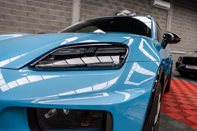 Poznań odkrywa folię PPF: Nowa era ochrony lakieru samochodowego